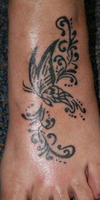 Ankle Tattoo Designs on Butterfly Tattoos On The Foot   Foot Tattoos Design